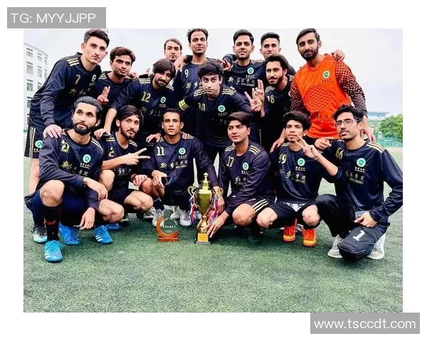 榕城足球球星闪耀绿茵场引领城市精神展现拼搏风采